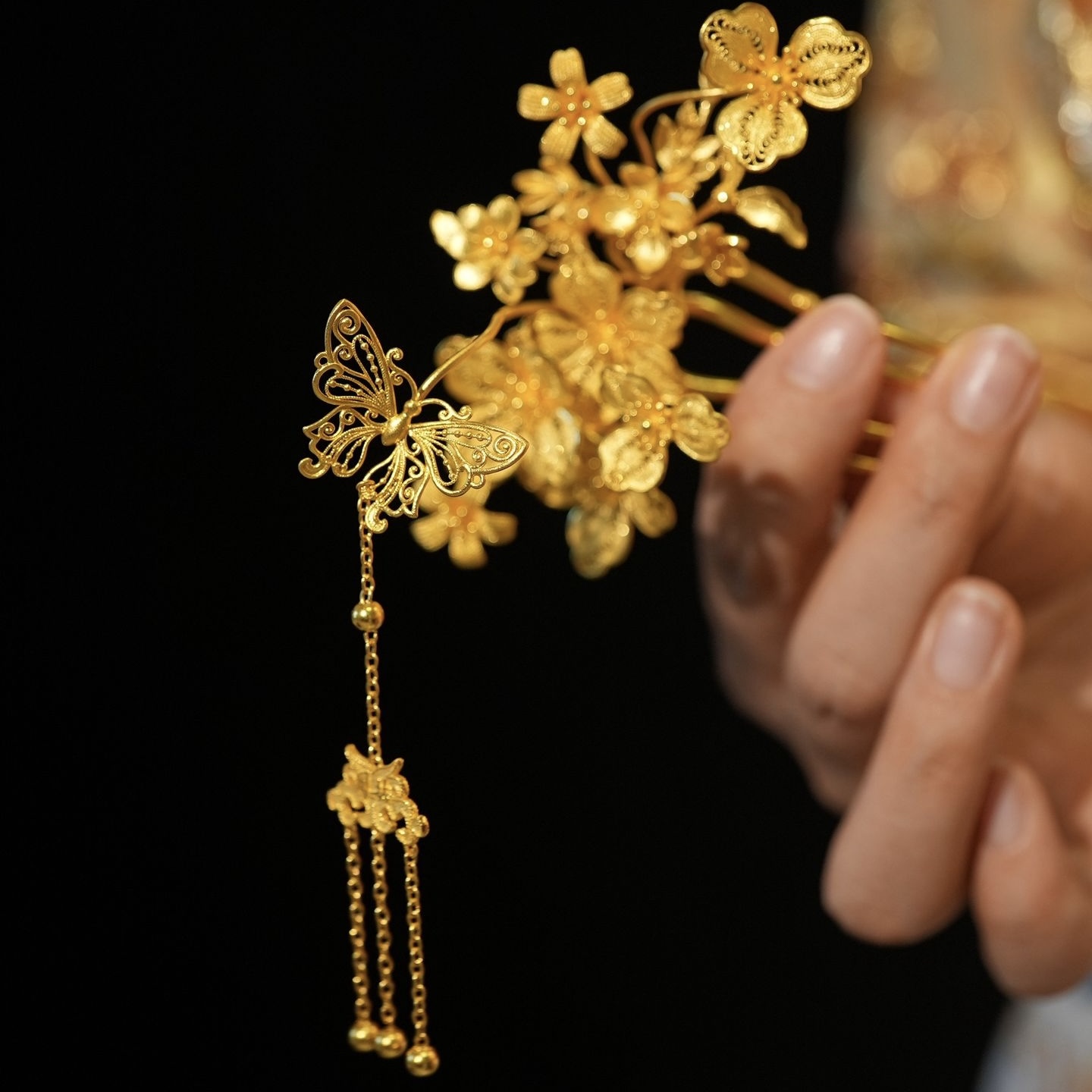 Traditional handmade gold hairpin